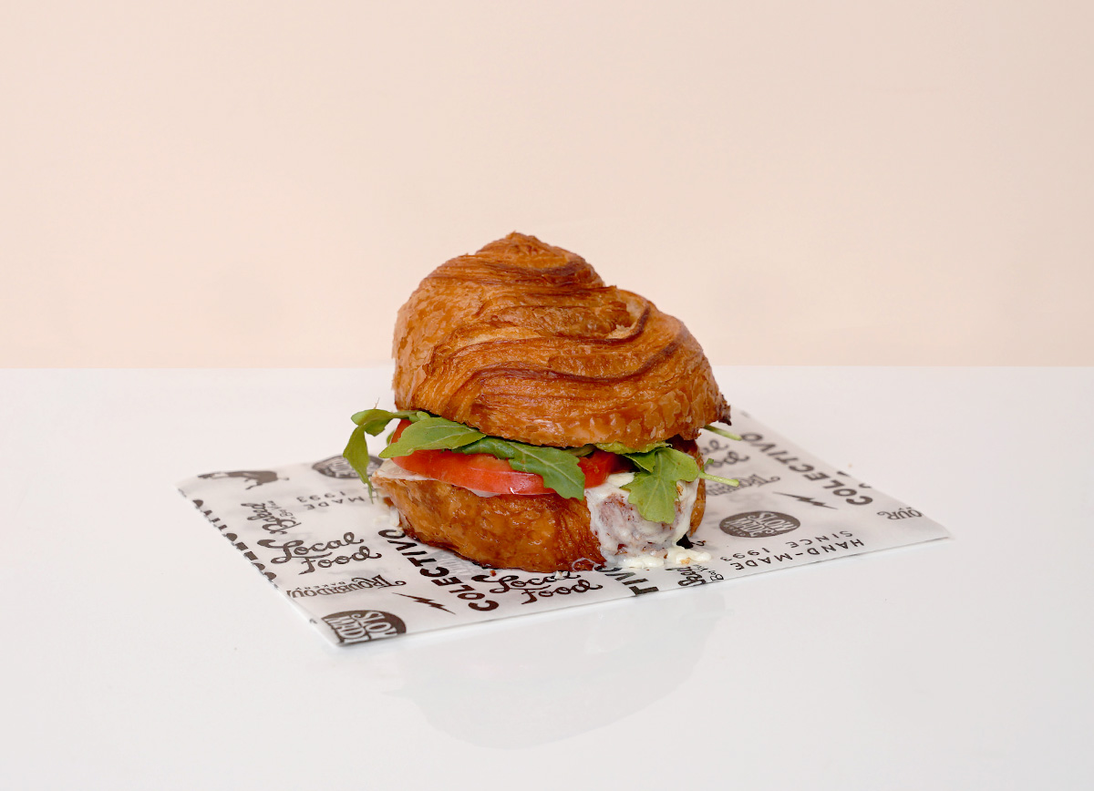 Pesto Mozzarella Croissant